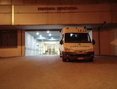 Συγκλονίζει ο τραυματίας του τροχαίου στην Πτολεμαΐδα: «Η 65χρονη σπίνιαρε και μας πήρε παραμάζωμα» (βίντεο)